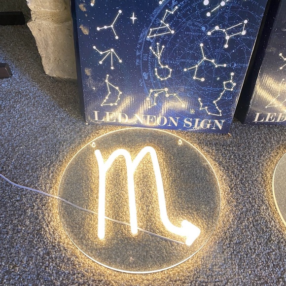 Set of 3 Led Neon Zodiac Signs - Picture 7 of 7